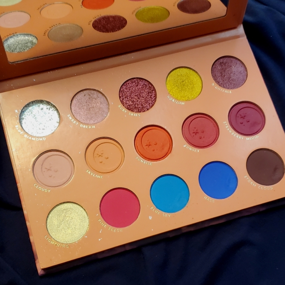 Lunar Beauty - Strawberry Dream palette